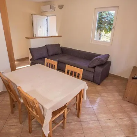 Eny Apartman *